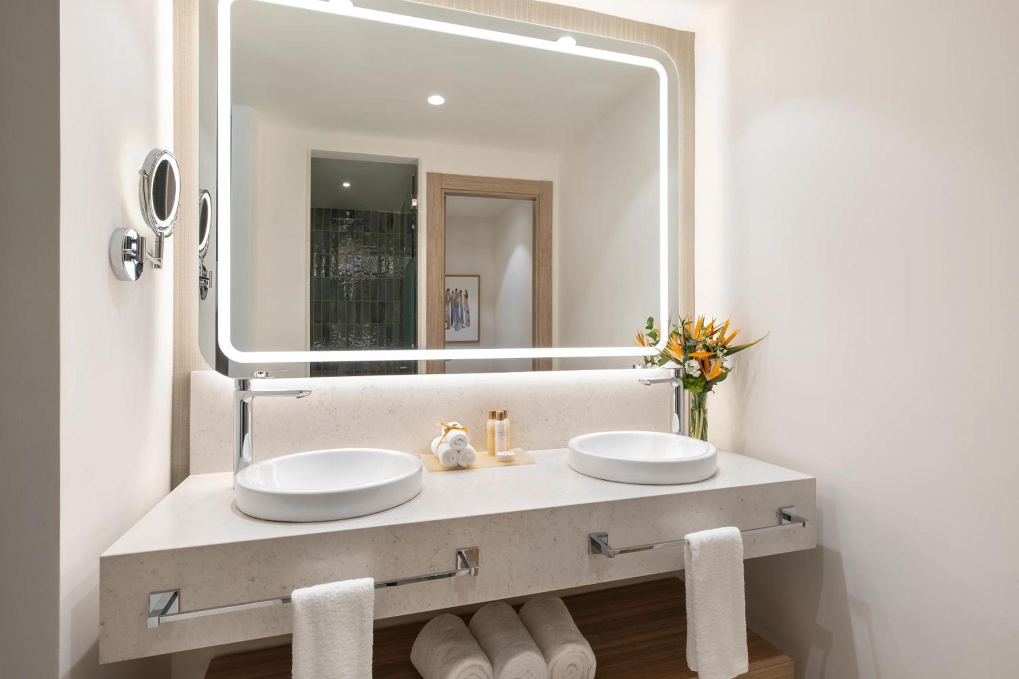 Suite Junior Preferred Club Doble con acceso directo a la piscina